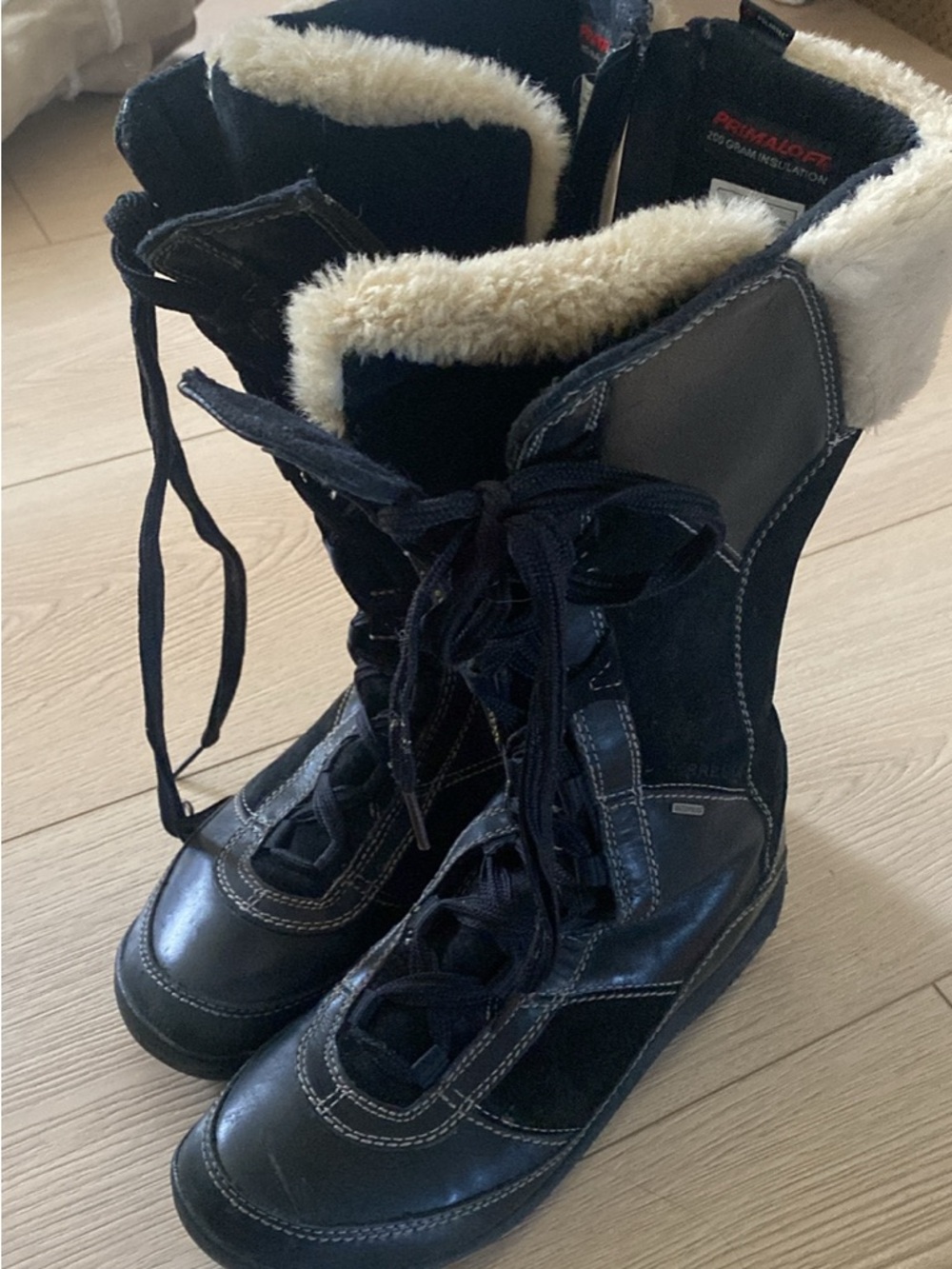 Merrell Black Winter Lace-Up Boots with Cream Fur Collar